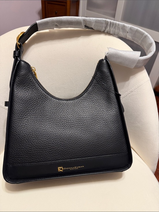 Donna Karan Handbags - Donna Karan Cedarhurst Black Leather Hobo Bag Gold Hardware Shoulder Bag NWT